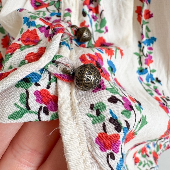 ANTHROPOLOGIE • Maeve Hiver Floral Blouse - Picture 5 of 11